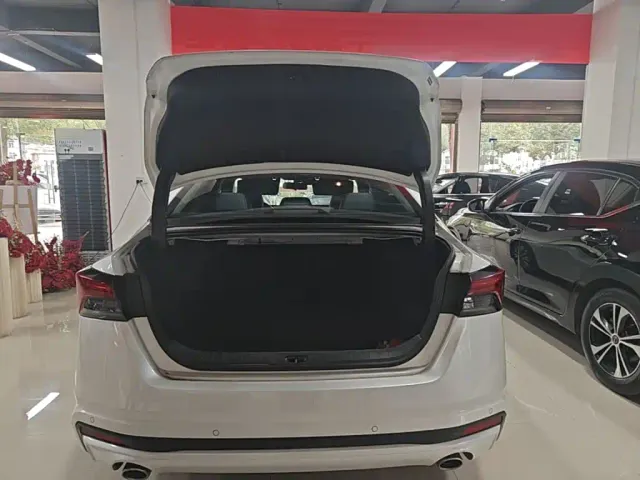 Nissan Teana — Фото автомобиля 18