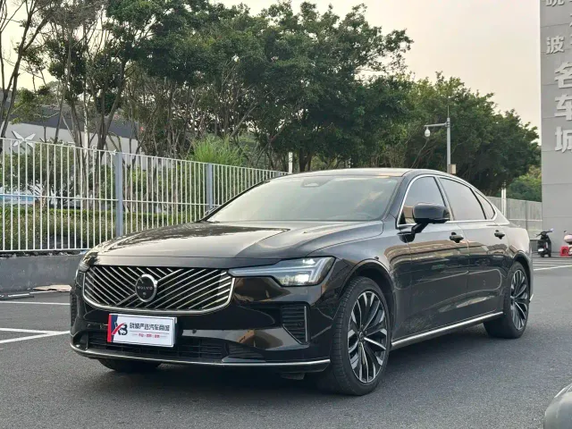 Volvo S90 — Фото автомобиля 2