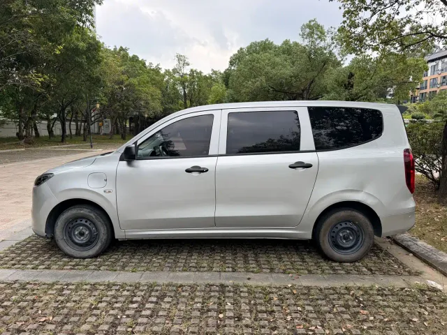 Wuling Hongguang — Фото автомобиля 14