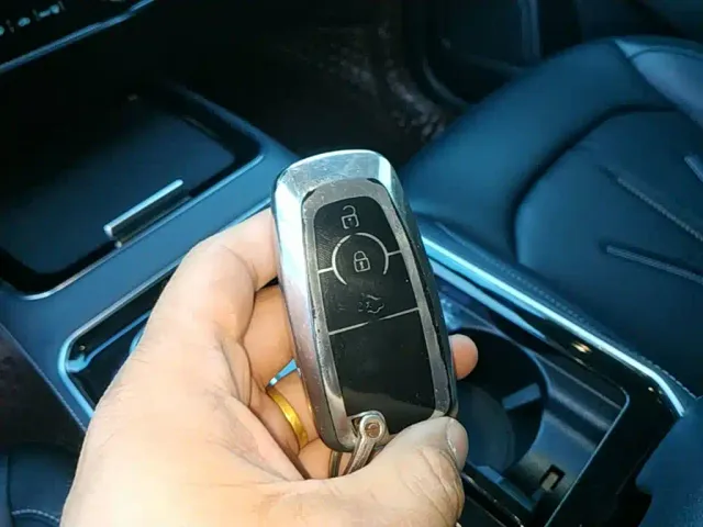 Ford Edge — Фото автомобиля 8