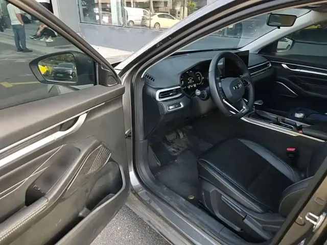 Geely Emgrand — Фото автомобиля 15