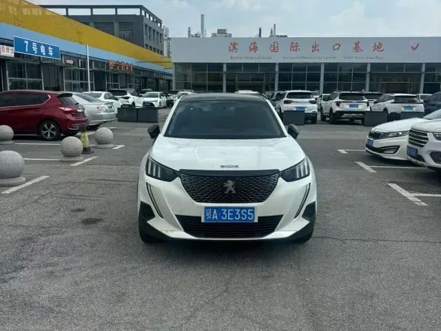Peugeot 2008 — Фото автомобиля 3
