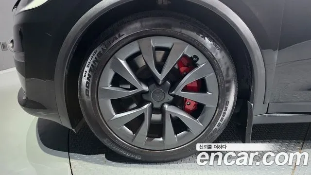 Tesla Model X — Фото автомобиля 4
