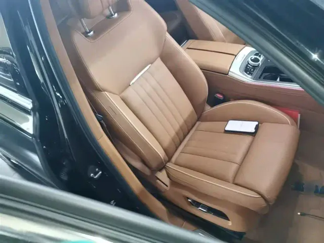 Hongqi H9 — Фото автомобиля 24