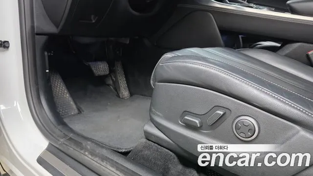 Genesis GV80 — Фото автомобиля 28
