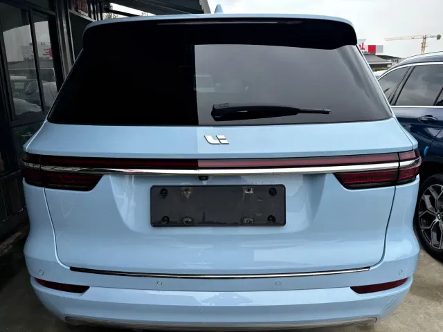 Li Auto ONE — Фото автомобиля 16