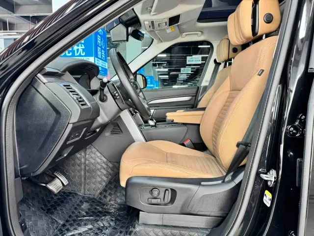 Land Rover Discovery — Фото автомобиля 6