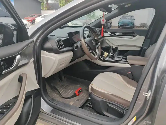 BYD Qin PLUS — Фото автомобиля 15