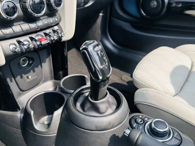 MINI Hatch — Фото автомобиля 5