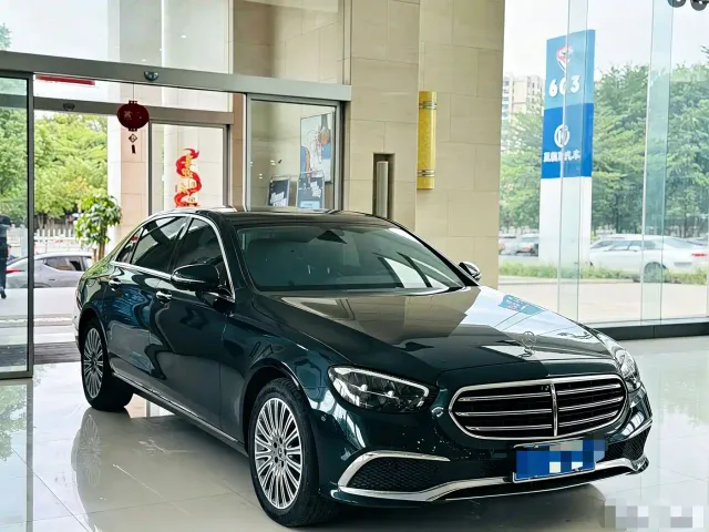Mercedes-Benz E-Class — Фото автомобиля 3