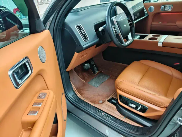 Li Auto L7 — Фото автомобиля 4