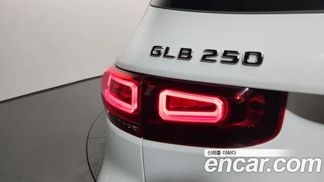 Mercedes-Benz GLB-Class — Фото автомобиля 23