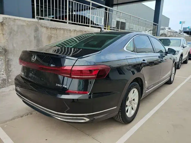 Volkswagen Passat — Фото автомобиля 6