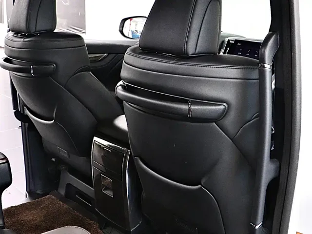 Toyota Alphard — Фото автомобиля 17