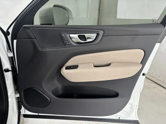 Volvo XC60 — Фото автомобиля 23
