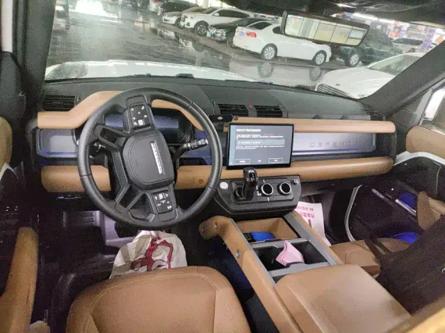 Land Rover Defender — Фото автомобиля 3