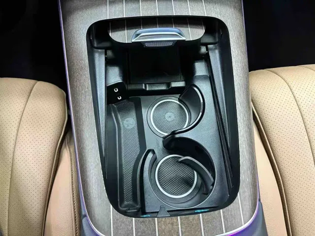 Mercedes-Benz E-Class — Фото автомобиля 20