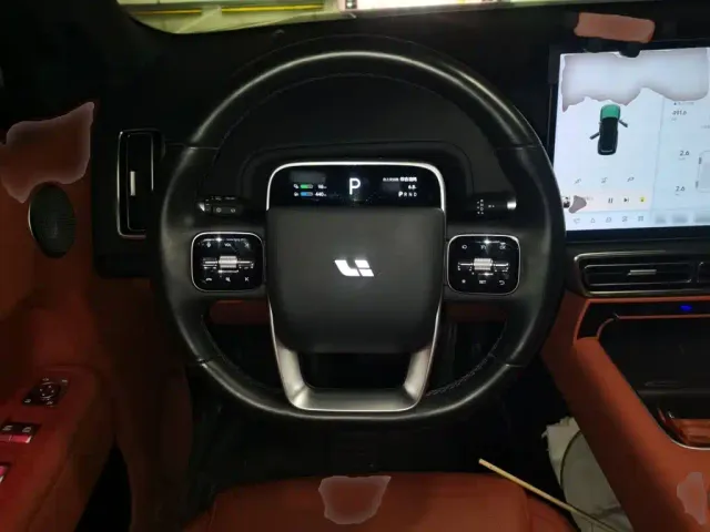 Li Auto L8 — Фото автомобиля 11