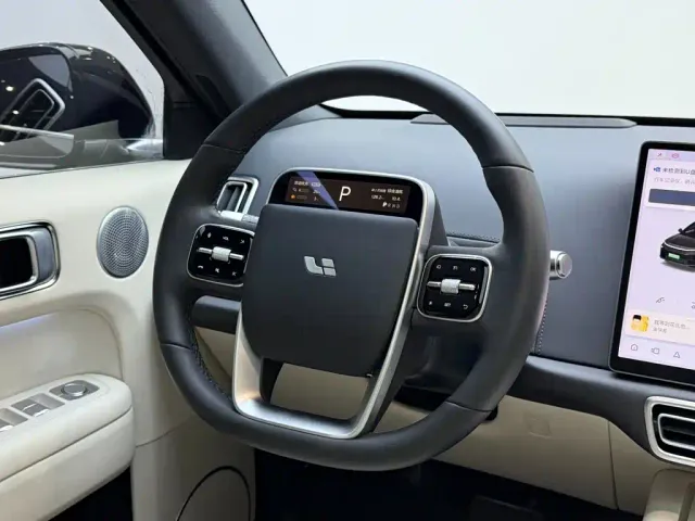 Li Auto L6 — Фото автомобиля 12