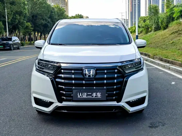 Honda Elysion — Фото автомобиля 2