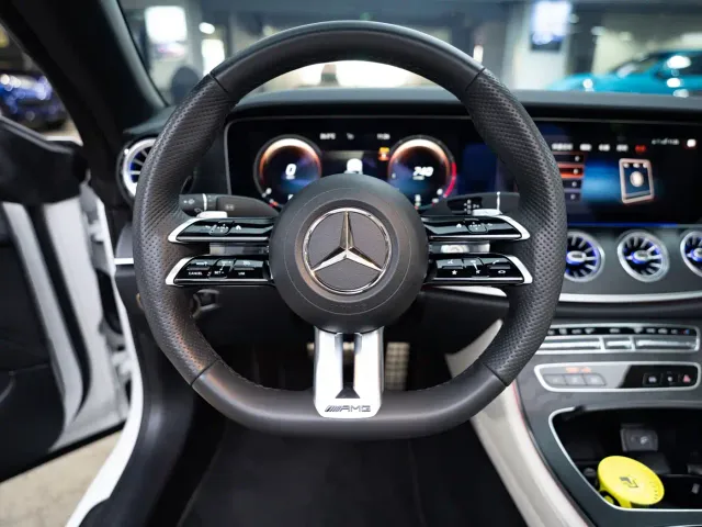 Mercedes-Benz E-Class — Фото автомобиля 8