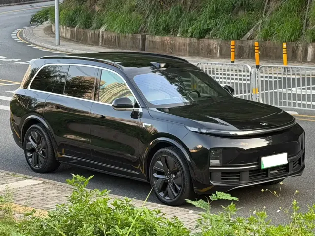 Li Auto L9 — Фото автомобиля 6