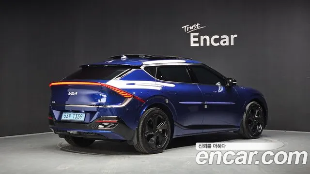 Kia EV6 — Фото автомобиля 2