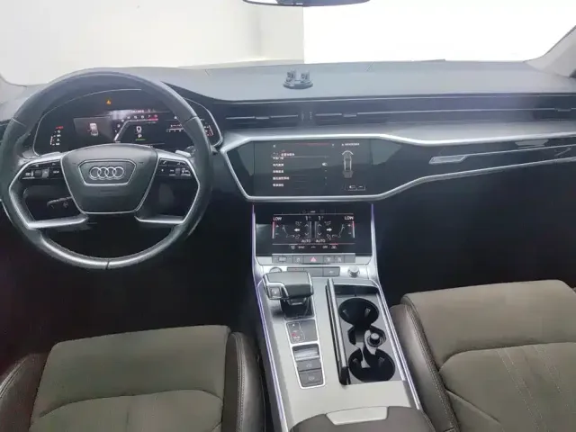 Audi A7L — Фото автомобиля 12