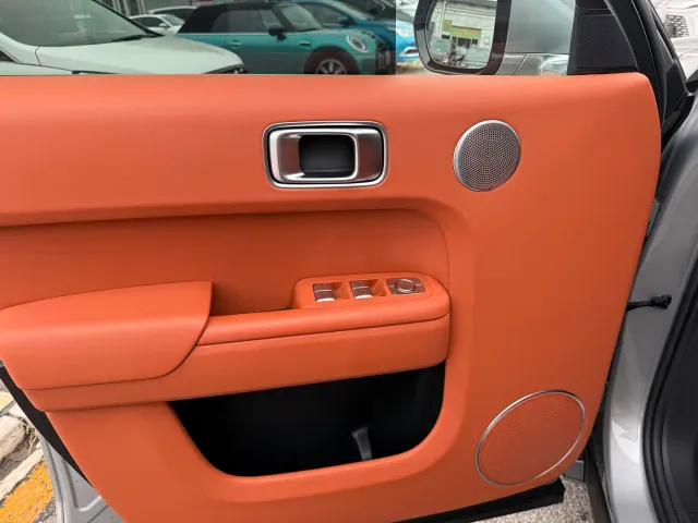 Li Auto L8 — Фото автомобиля 11