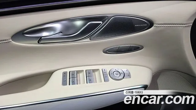 Genesis GV70 — Фото автомобиля 30
