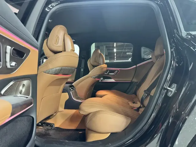 Mercedes-Benz E-Class — Фото автомобиля 5