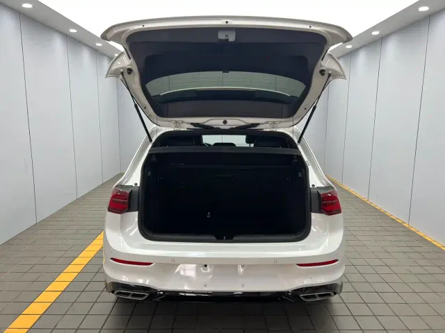 Volkswagen Golf — Фото автомобиля 18