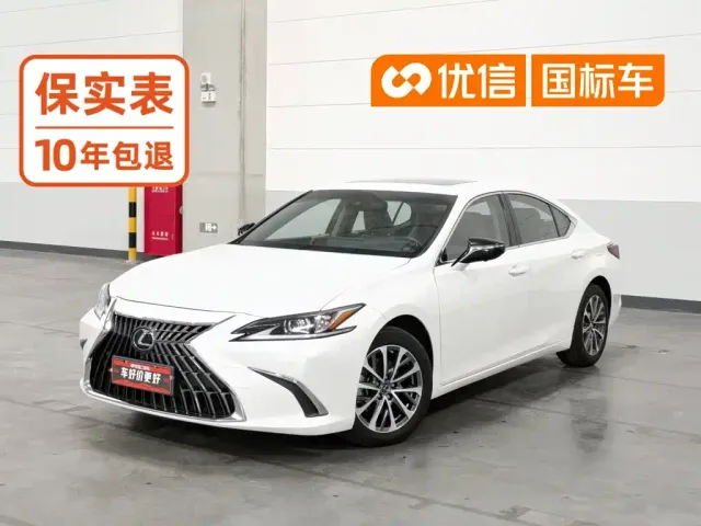 Фотография автомобиля — Lexus ES