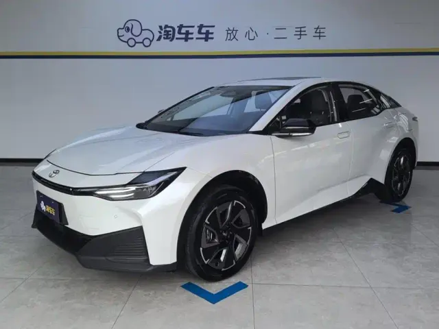 Фотография автомобиля — Toyota bZ3