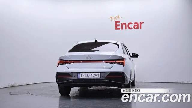 Hyundai Avante CN7 — Фото автомобиля 3