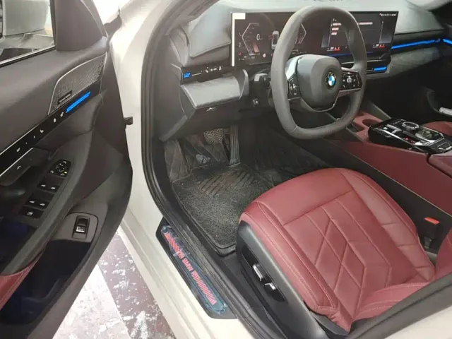 BMW 5 Series — Фото автомобиля 15