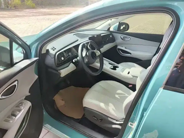 BYD Sealion 05 EV — Фото автомобиля 5