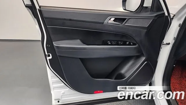 KG_Mobility_Ssangyong Rexton Новый Rexton Sport Дизель 2.2 4WD — Фото автомобиля 24