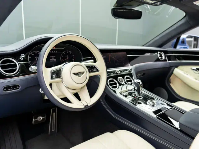 Bentley Continental — Фото автомобиля 9