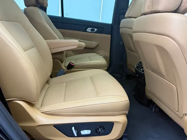 Li Auto ONE — Фото автомобиля 9