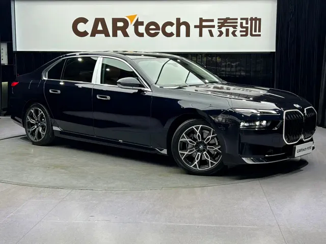 BMW 7 Series — Фото автомобиля 6
