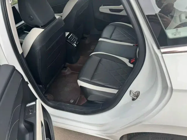 Volkswagen Sagitar — Фото автомобиля 4
