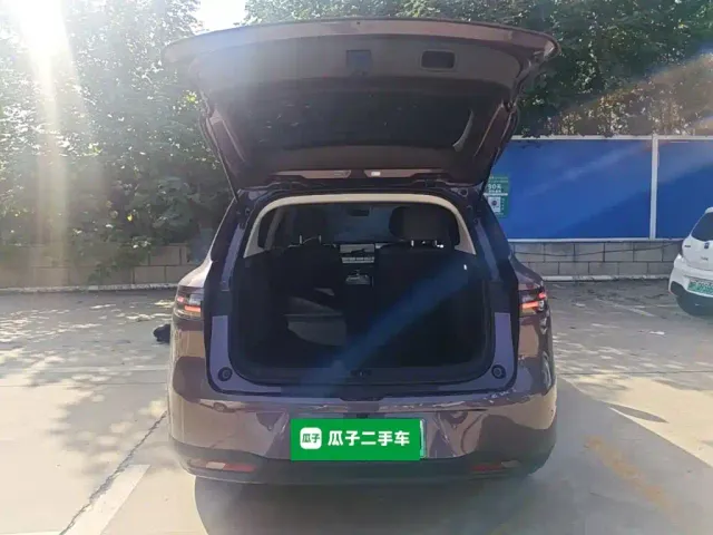 Leapmotor B10 — Фото автомобиля 18