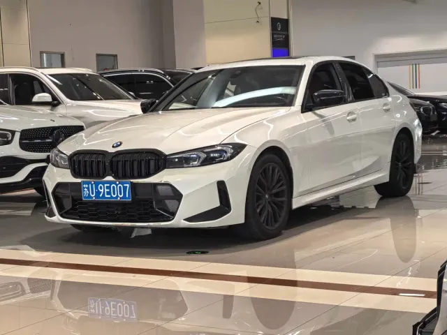 Фотография автомобиля — BMW 3 Series