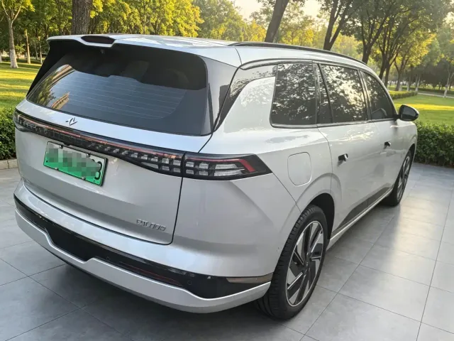 Dongfeng eπ 008 — Фото автомобиля 6