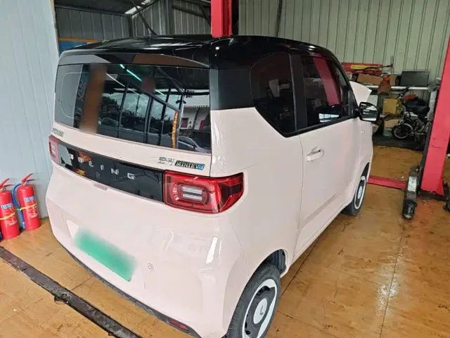 Wuling Hongguang Mini EV — Фото автомобиля 6