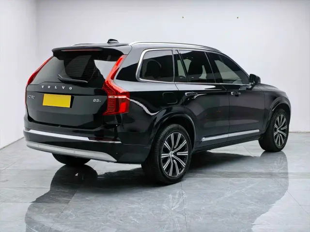Volvo XC90 — Фото автомобиля 7