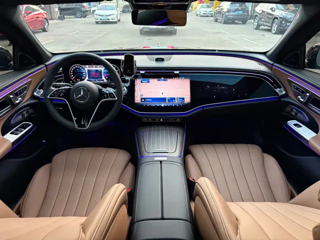 Mercedes-Benz E-Class — Фото автомобиля 8