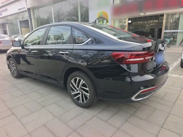Volkswagen Lavida — Фото автомобиля 15