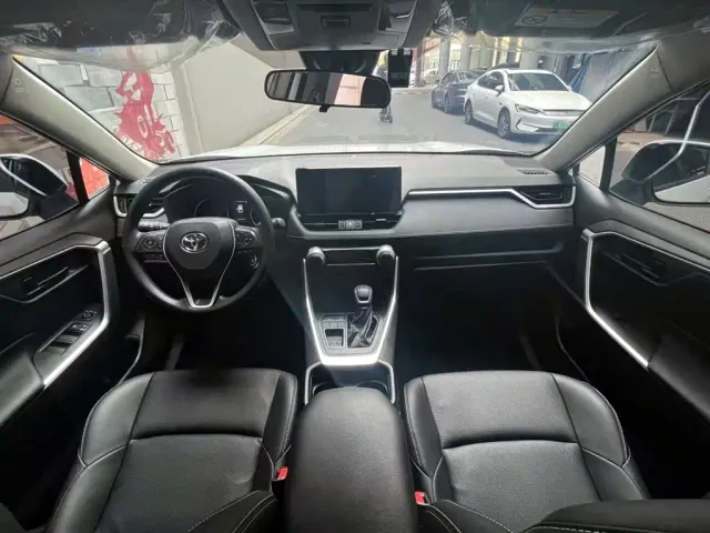 Toyota Wildlander — Фото автомобиля 11